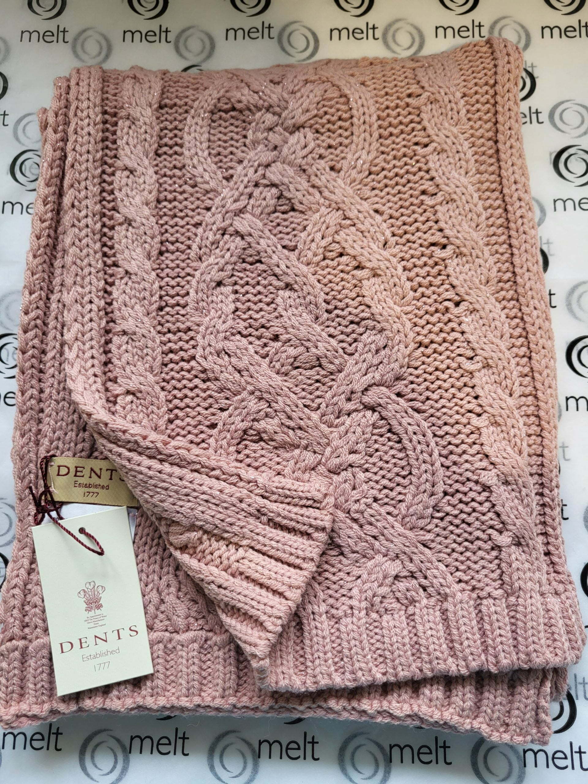 Dents Cable Knit Scarf (Dusty Pink)